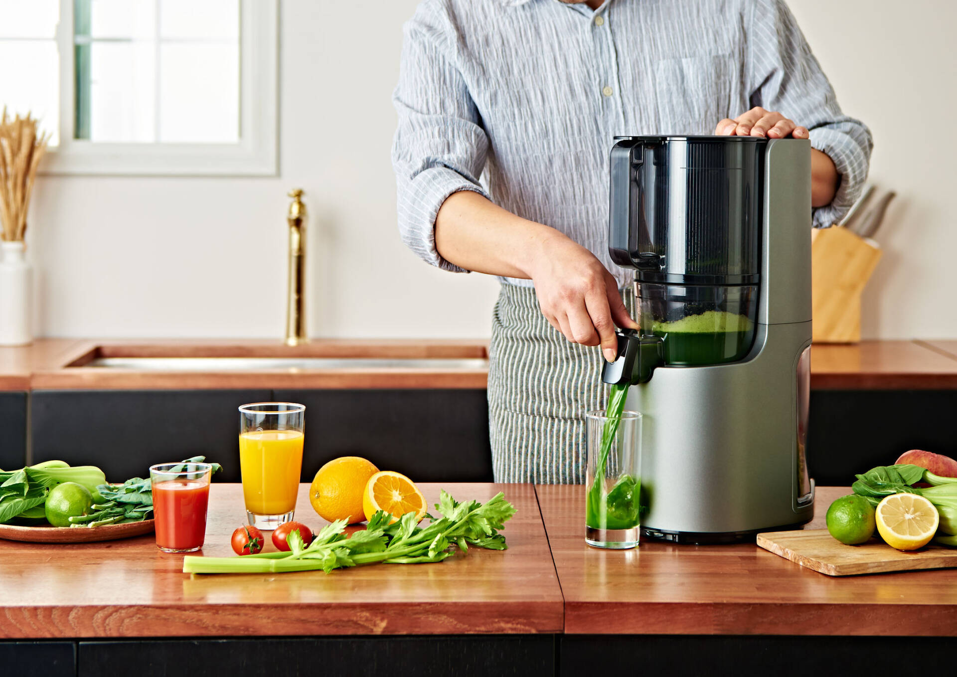 Tại sao n&ecirc;n chọn m&aacute;y &eacute;p chậm