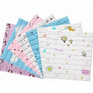 Xốp dán tường 3D hoạt hình chống ẩm giá rẻ kích thước 70x77cm