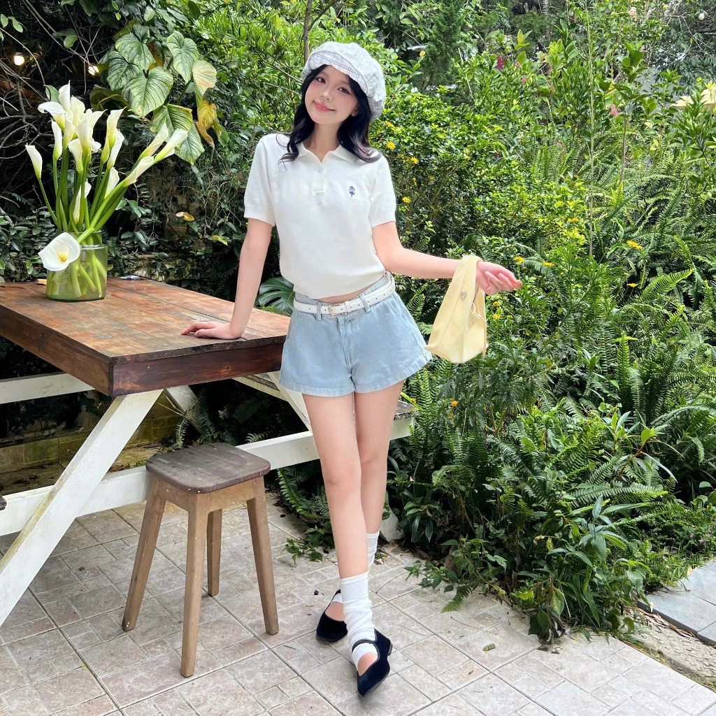 Quần Short Nữ Denim Mood Calem.Club: Cạp Trễ Cá Tính, Chất Jean Cao Cấp