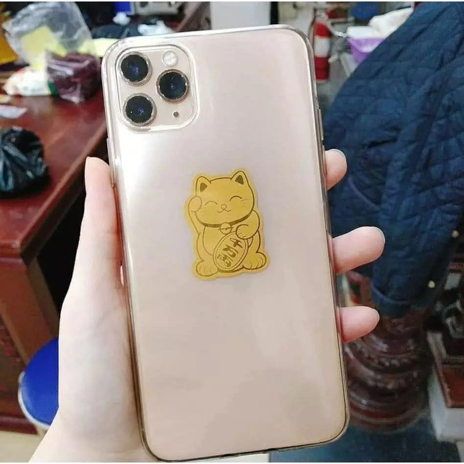 Miếng Dán Mèo Thần Tài Mạ Vàng: Chiêu Tài Lộc, May Mắn Hanh Thông